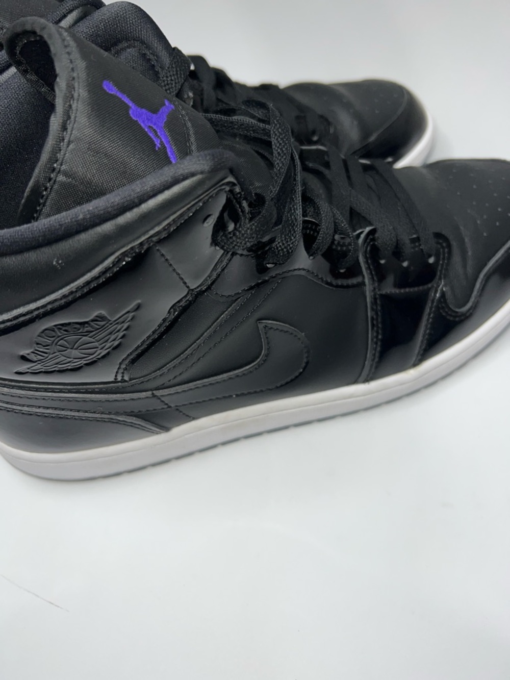 Air Jordan 1 Mid Black Patent Leather Sneakers  Men's size 13 - Picture 2 of 10